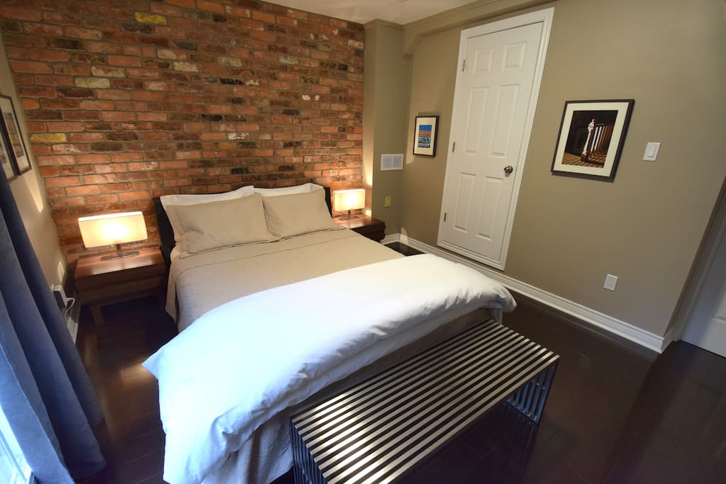 The room was clean and exactly what we were looking for. Stephanie – Sept. 2015