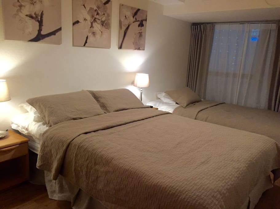1 x 140cm bed
1 x 120cm sofa bed with additional mattress on top