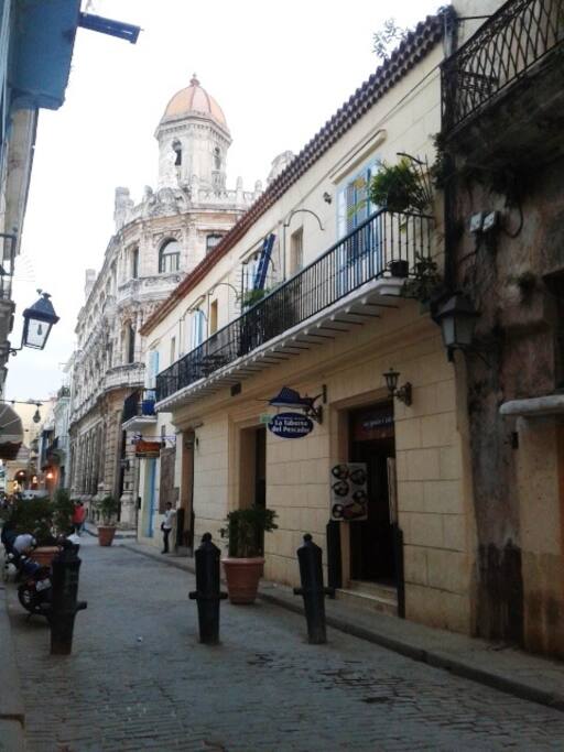 Hotel Rachel in the background - Hotel Raquel detras