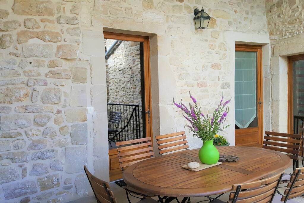 Enjoy al fresco breakfasts and dinners on the southfacing terrasse