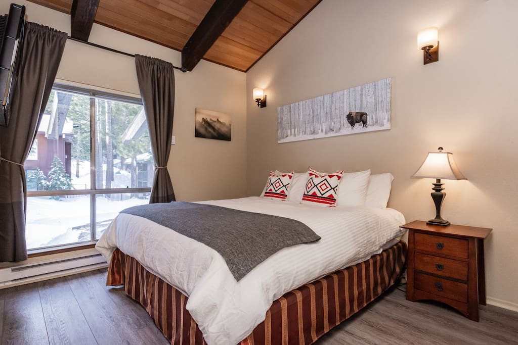 Bedroom 1. King sized bed. All new premium white linens. Allergy free bedding.
