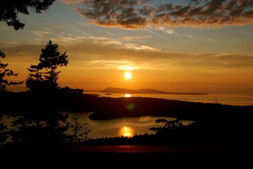 eastsound dating When my husband and i started dating here's our guide for the best places to visit in eastsound on orcas island for the best pastries and coffee. eastsound dating When my husband and i started dating here's our guide for the best places to visit in eastsound on orcas island for the best pastries and coffee.