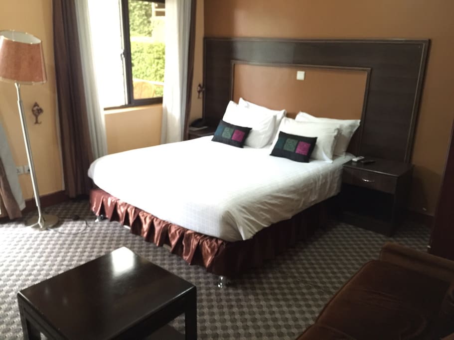 Tastefully decorated rooms