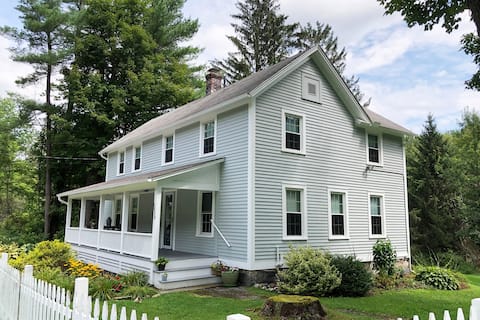 Williamstown MA
Beautiful Berkshires Farmhouse!