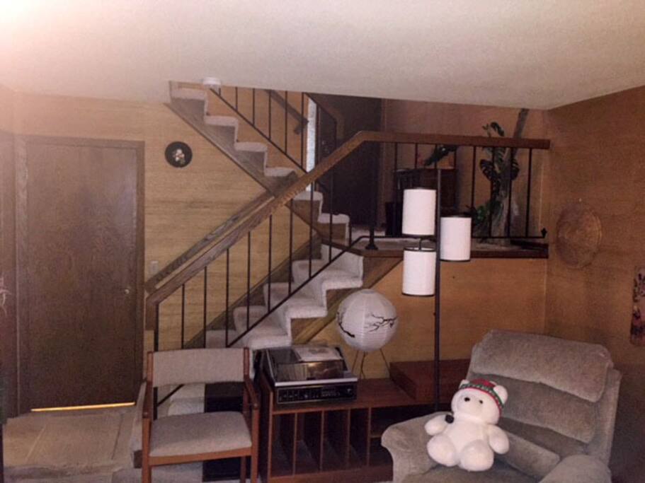 Living Room/Entry