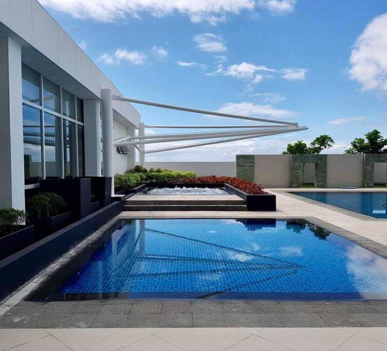 Kiddie Pool, Jacuzzi