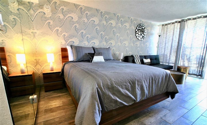 Waikiki Cozy Studio 29th Flr W/ Excelent Views !!