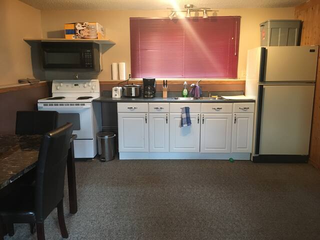 Cozy 2 bedroom apartment in Lamont!