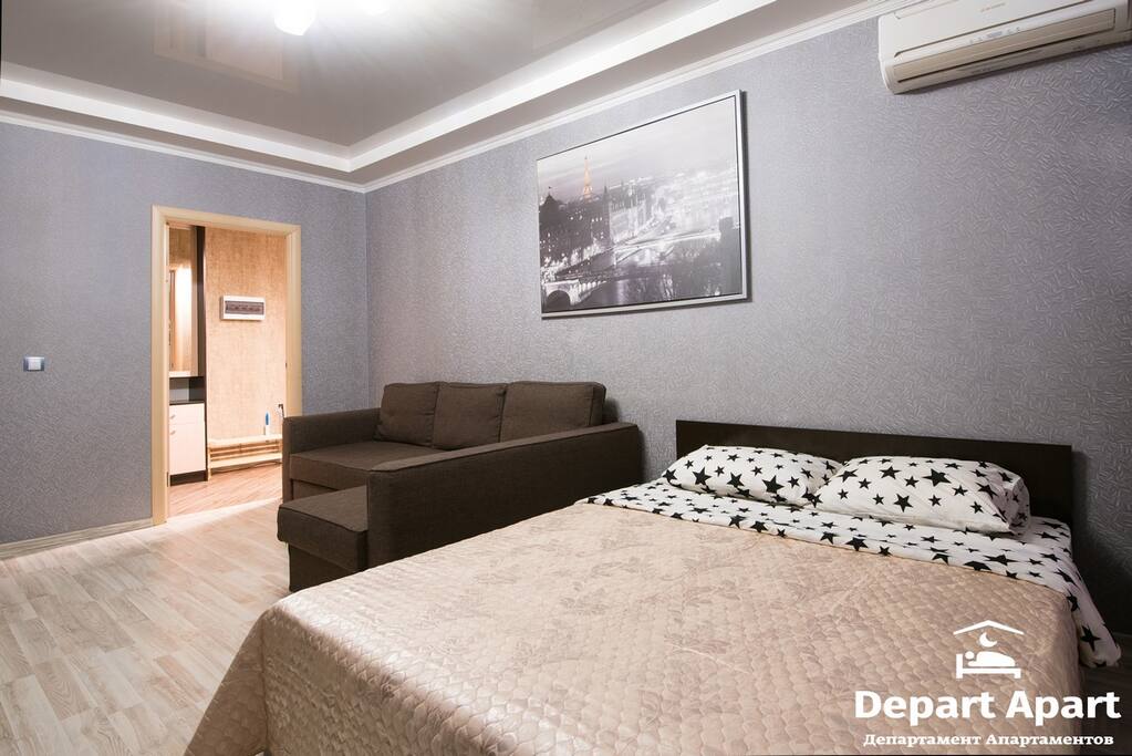 Новая кровать с новым и удобным матрацем в котором Вы просто утонете