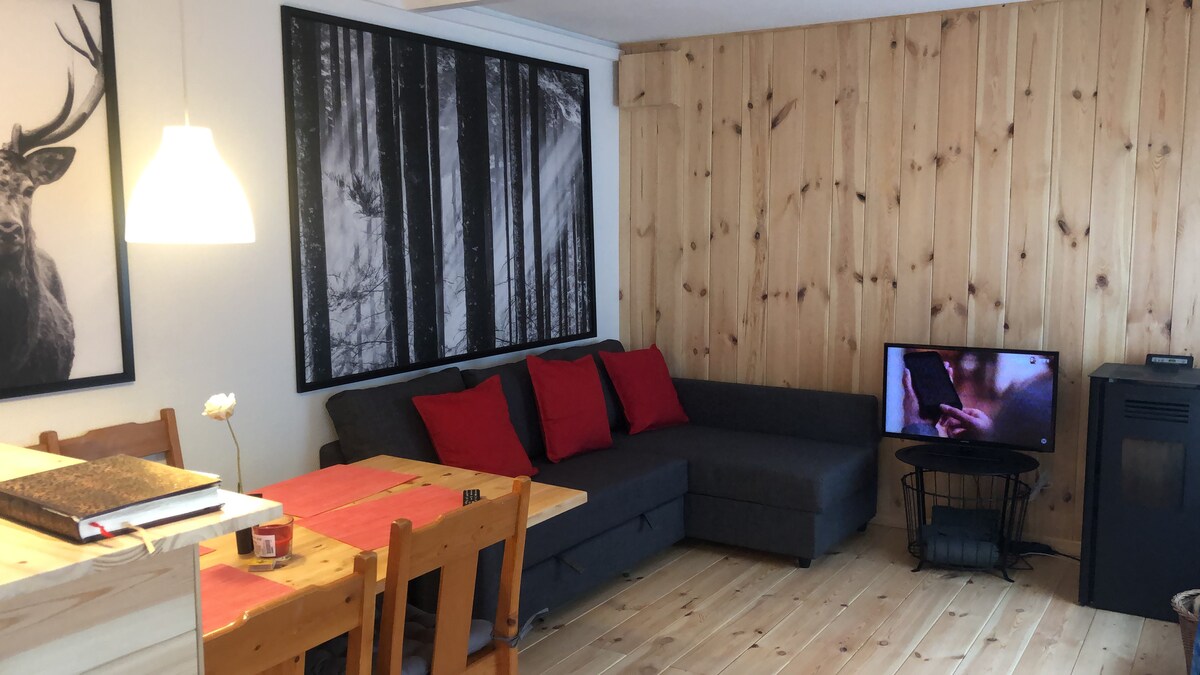 Popular Airbnb listing: Chalet in the Belgian Ardennes ideal for couples and babies in La Roche En Ardenne
