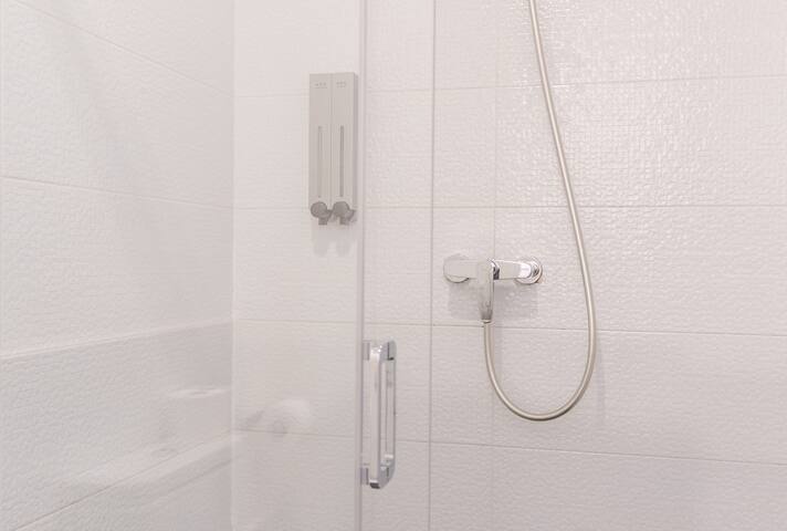 Superior 4 Bedroom Apartment (B1,2,3,4,5) gallery image 3