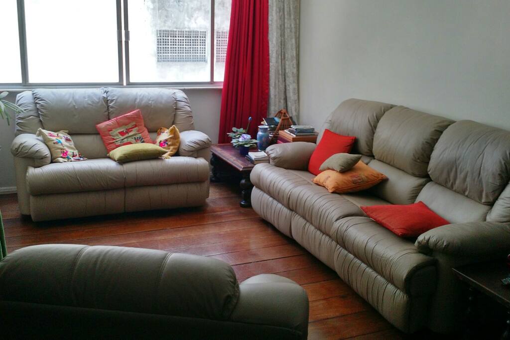 Sala de tevê/TV room