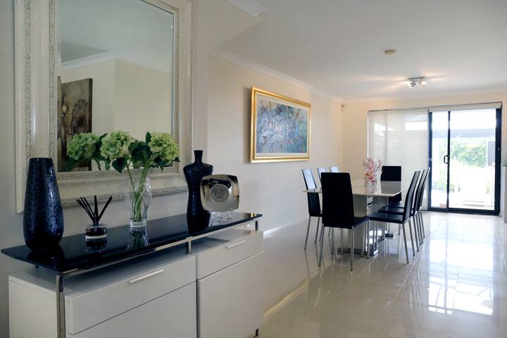 Modern Town House in Leafy Suburb