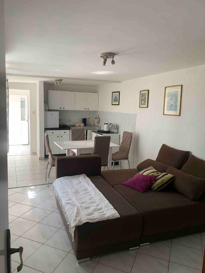 Studio Apartment Tena with Terrace and Sea View