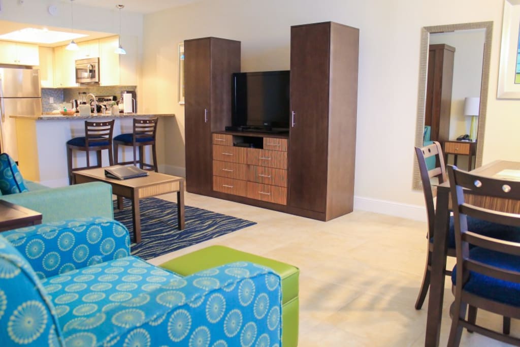 Livingroom with pullout couch and full kitchen!