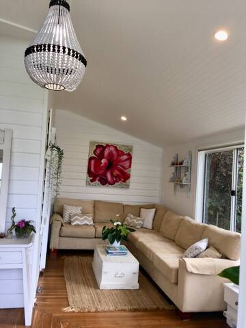 Charming Collaroy Beach Cottage gallery image 3