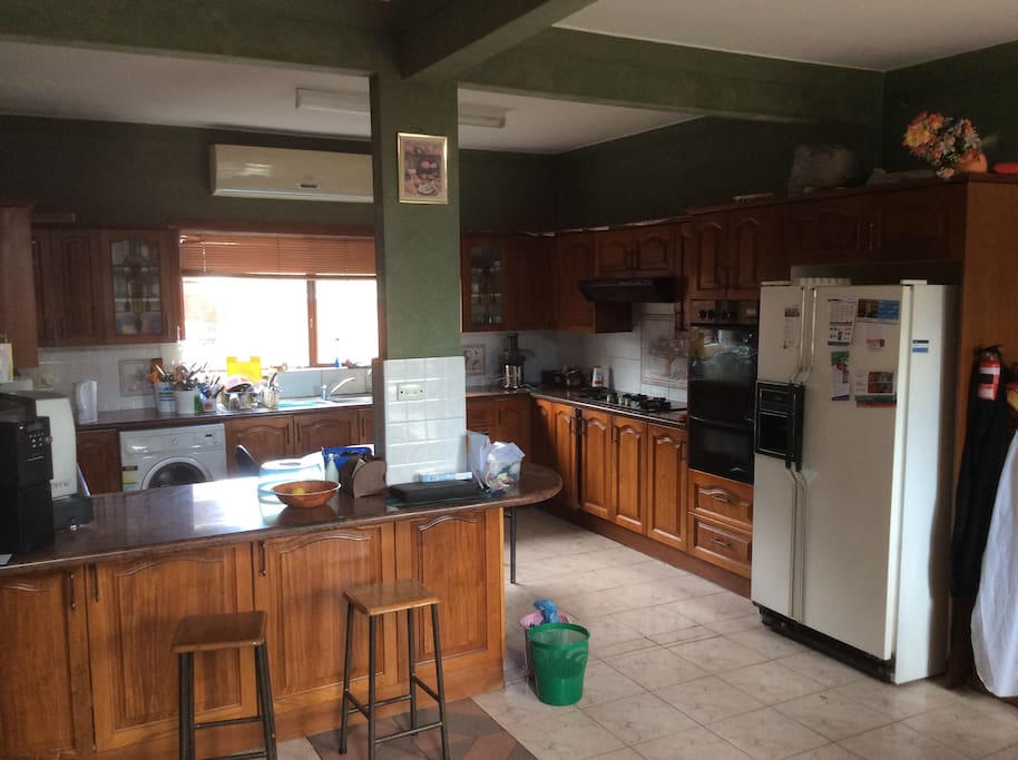 Spacious shared kitchen