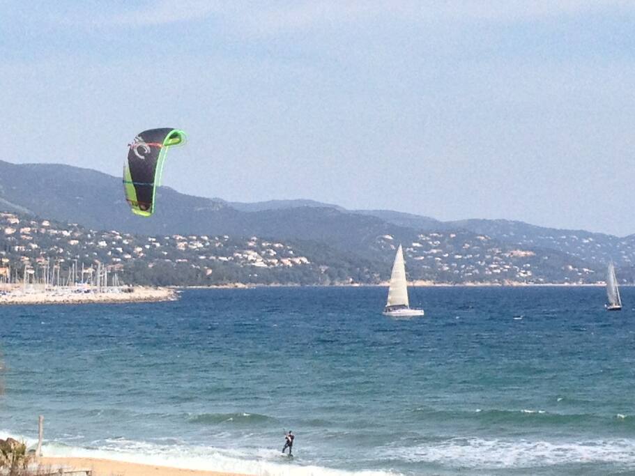 Pour les amateurs de Kite Surf et ceux qui préfèrent regarder sans avoir à se déplacer