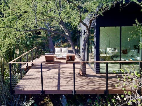 Peaceful and cozy guesthouse with Mountain Views