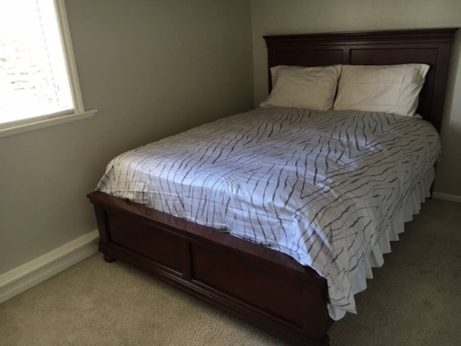 Private Queen Size Bedroom