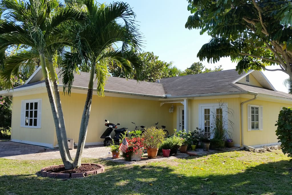 Front Section of House is Guest "Wing" and Bath. Off-street parking close to your room, you can keep an eye on your chariot.