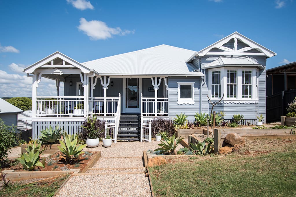 Beautiful Bangalow Queenslander Houses for Rent in Bangalow, New