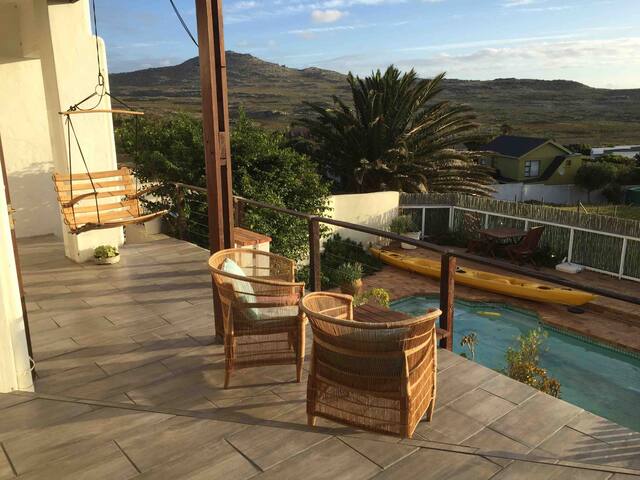 Family Beach House in Scarborough gallery image 5