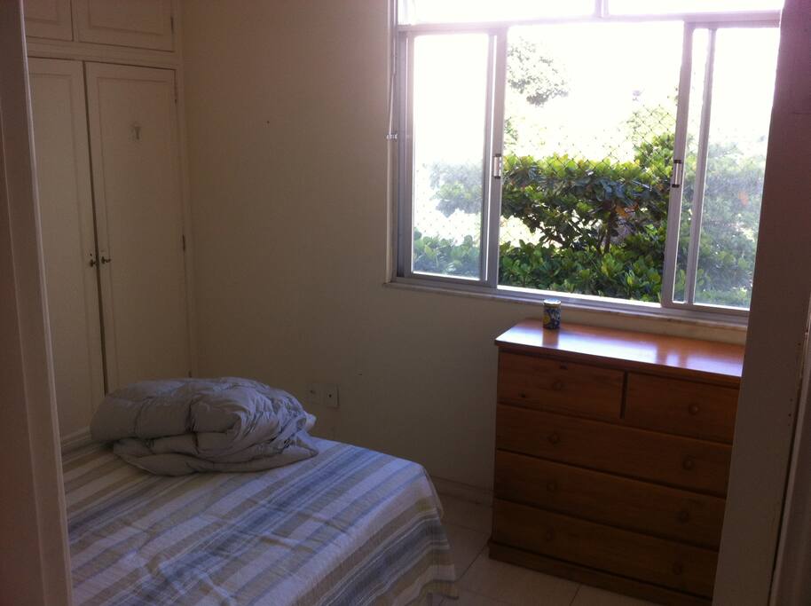 Quarto com cama de casal box