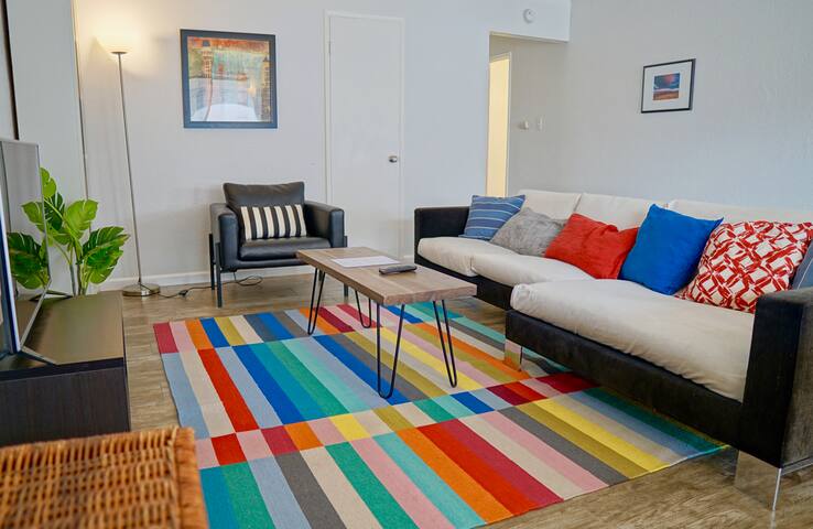 Modern Apartment w/AC Near Great Food & Shopping