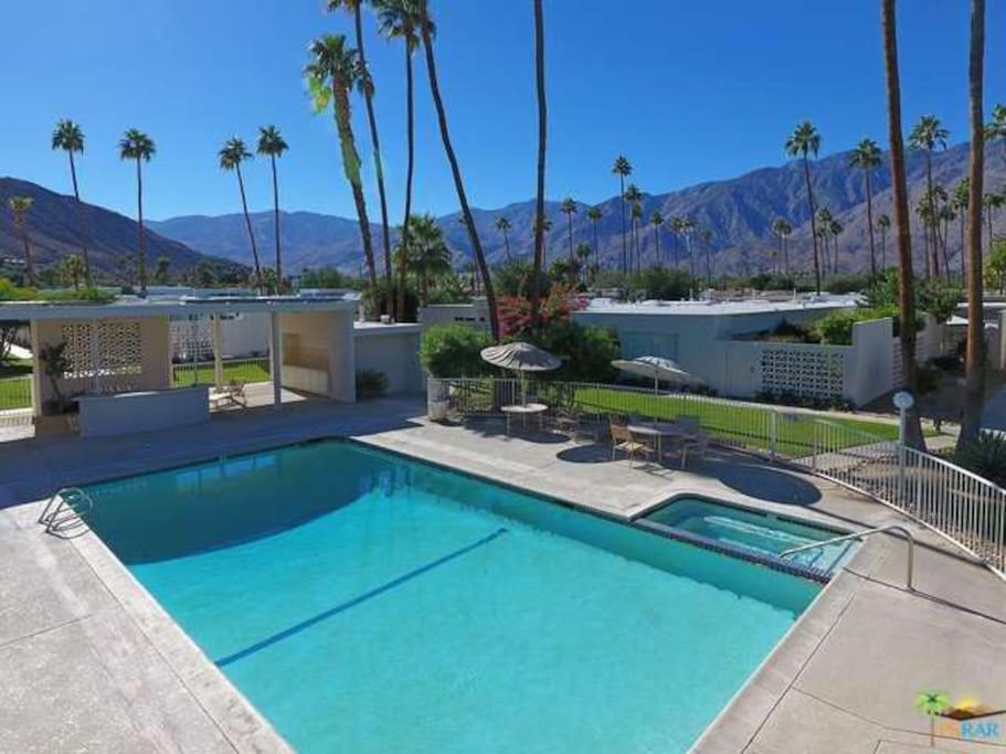 Pool and jacuzzi