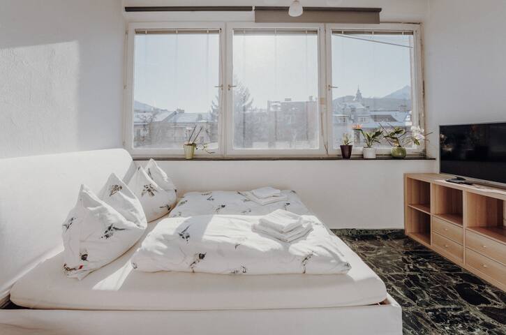 Panoramic mountain view with optional Sauna