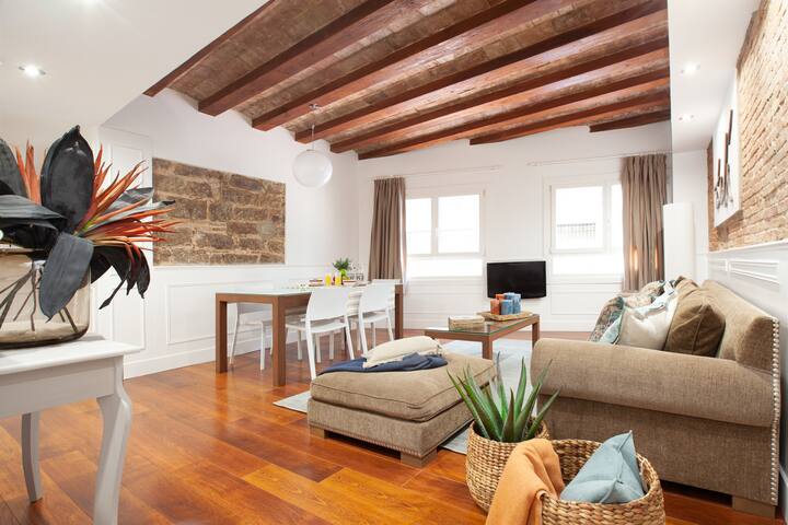 Apartment Deluxe By Dali EnjoyBCN Apts gallery image 5