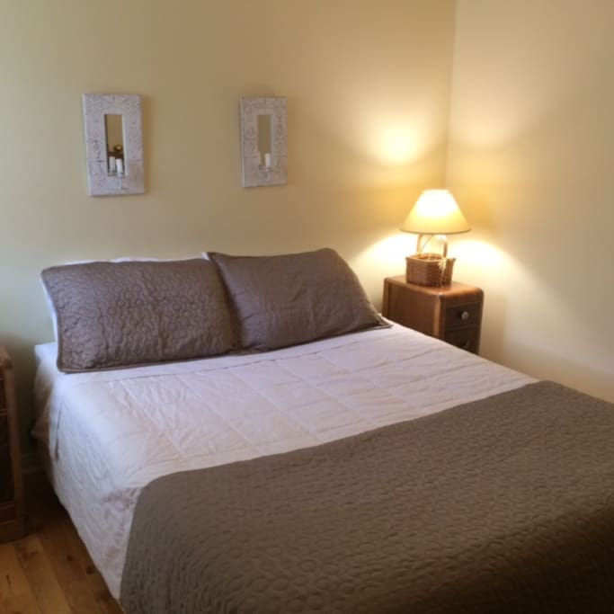 Master bedroom, Queen Size bed, Fresh Linens