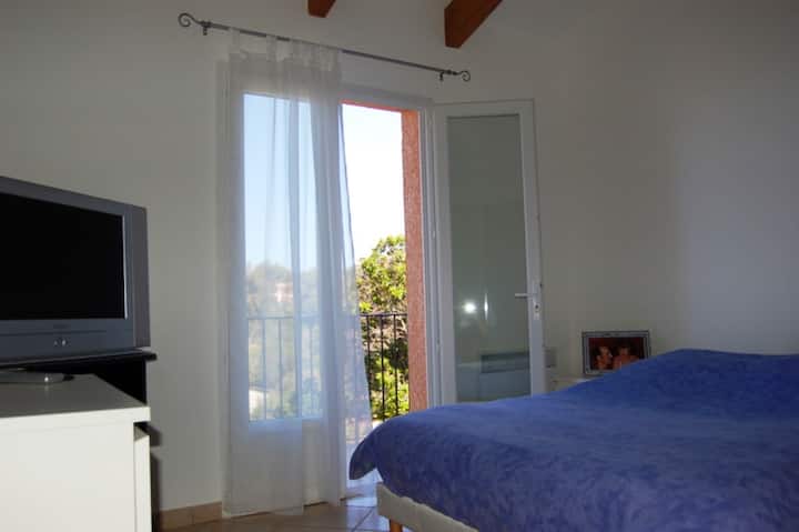 Dhoma e gjumit 1 Me ajër të kondicionuar me pamje nga deti në ballkon