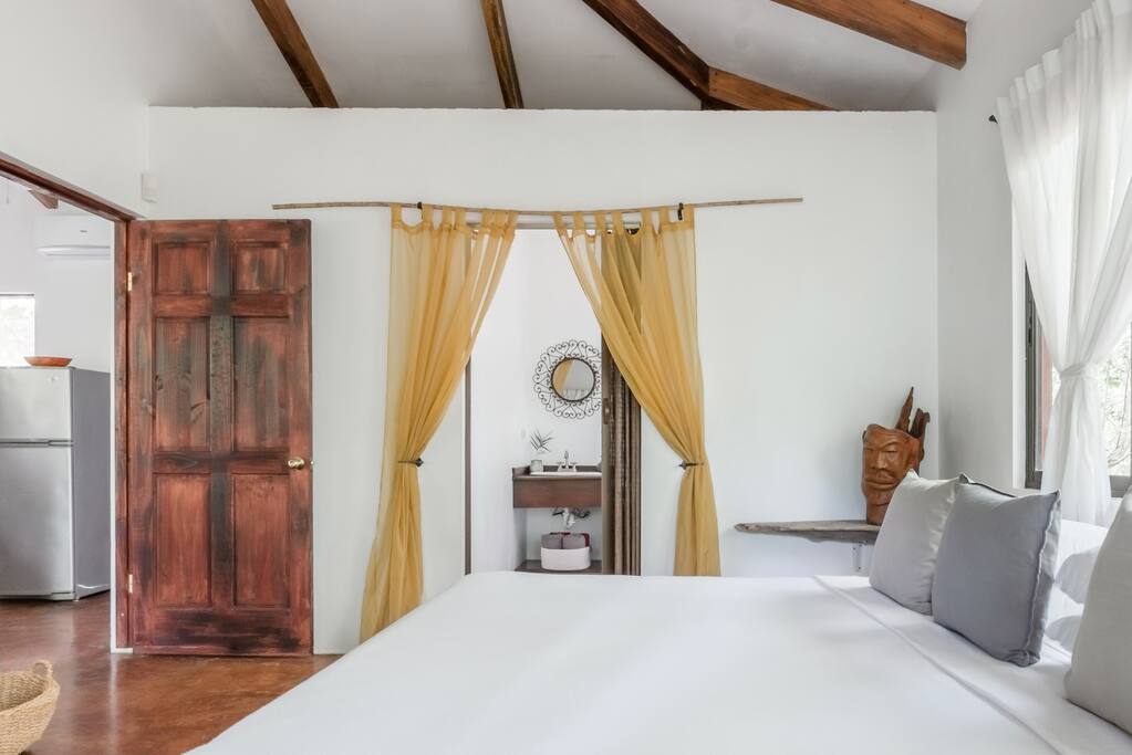 Casa Rustica Beach House Steps From the Surf Bungalows for Rent in