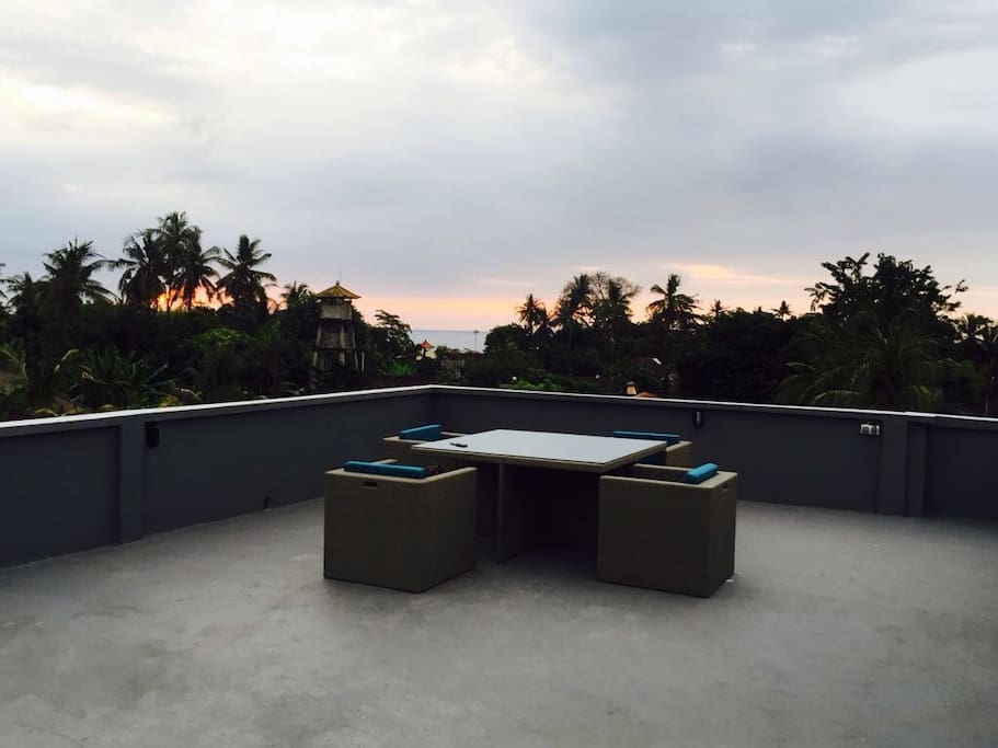 Enjoy sunset from our rooftop terrace with sea view in the heart of Lovina Beach