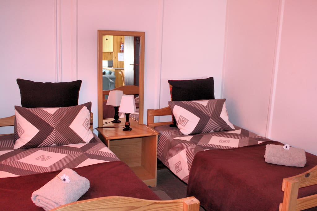 2nd bedroom