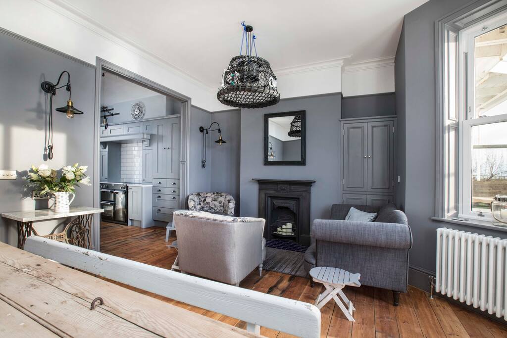 Family/Dinning- beach level