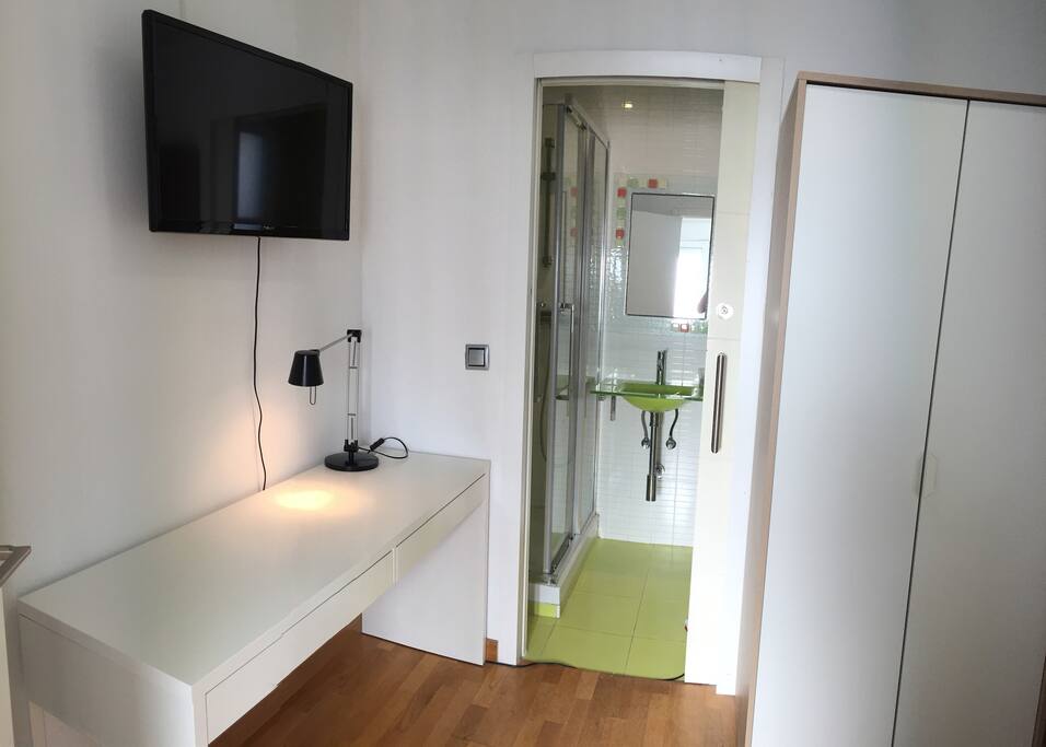 Room 1 with Toilet