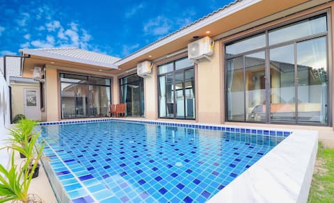 Modern villa huahin pool villa