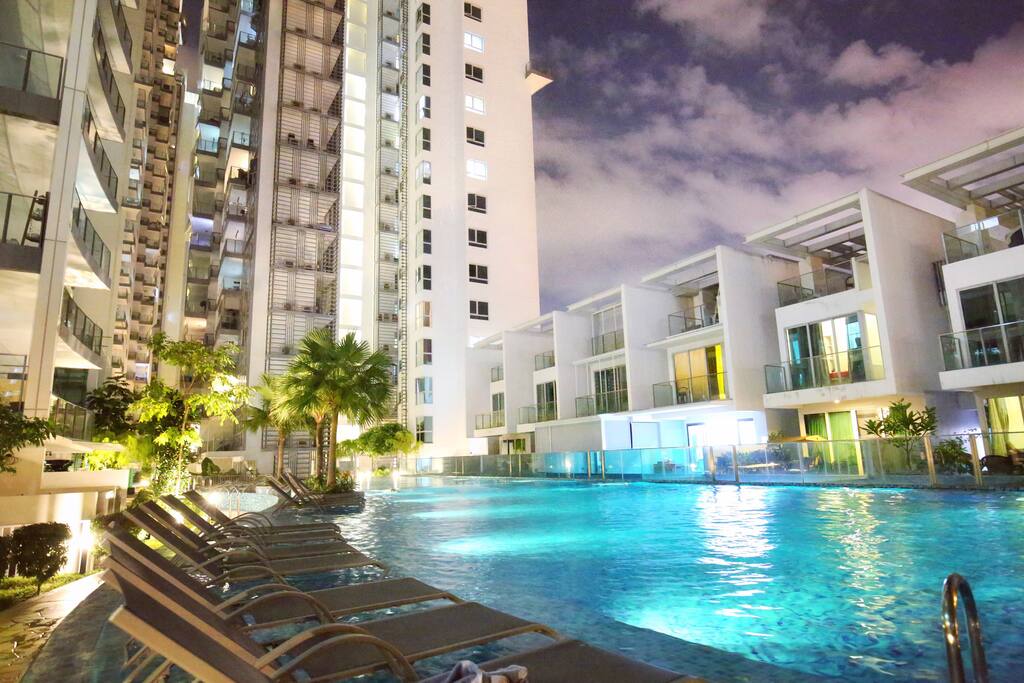 swimming pool游泳池