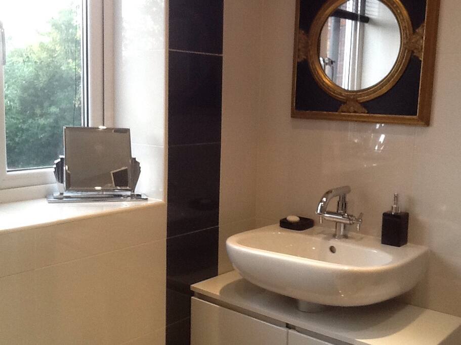 En-suite bathroom