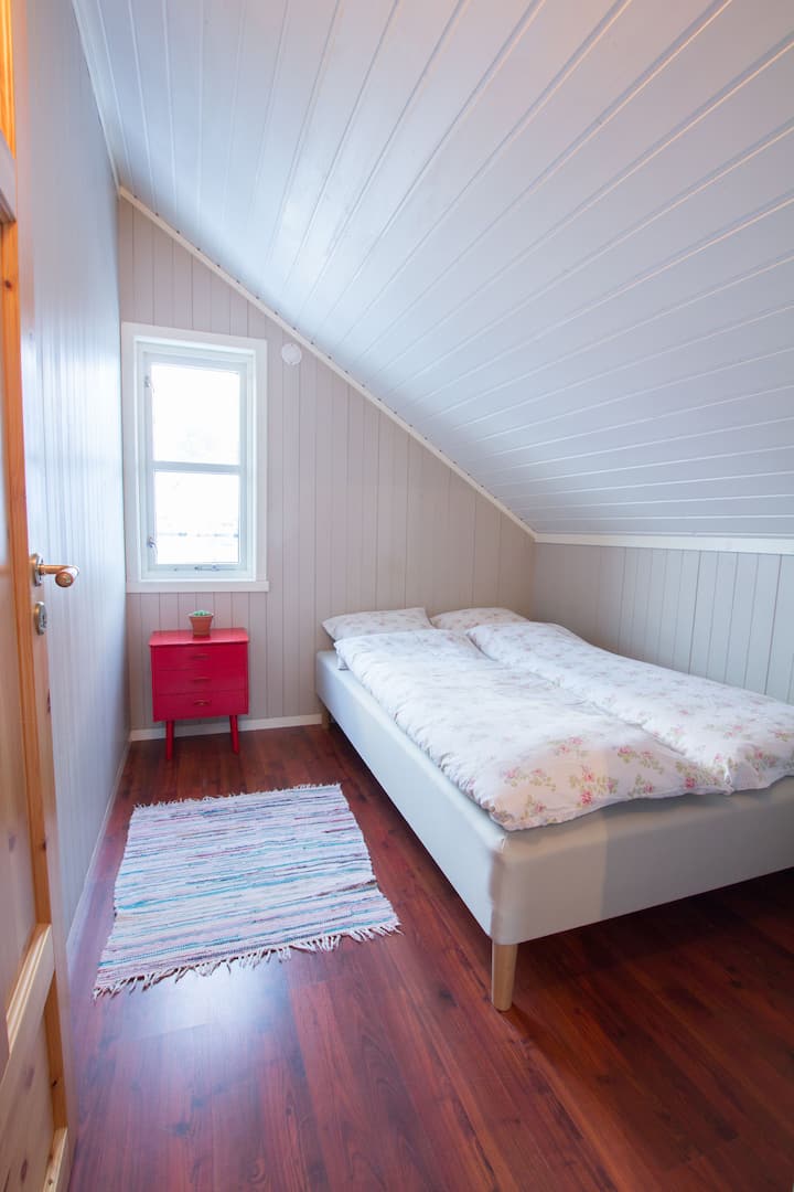 ห้องนอน 2 มี 1 เตียง (140x200)