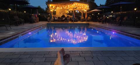 Idyllic Cottage-Pool, Outdoor Fire, Full Kitchen