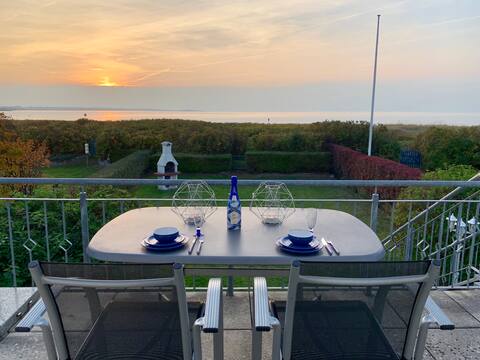 Cottage 1st line with sea view and beach access