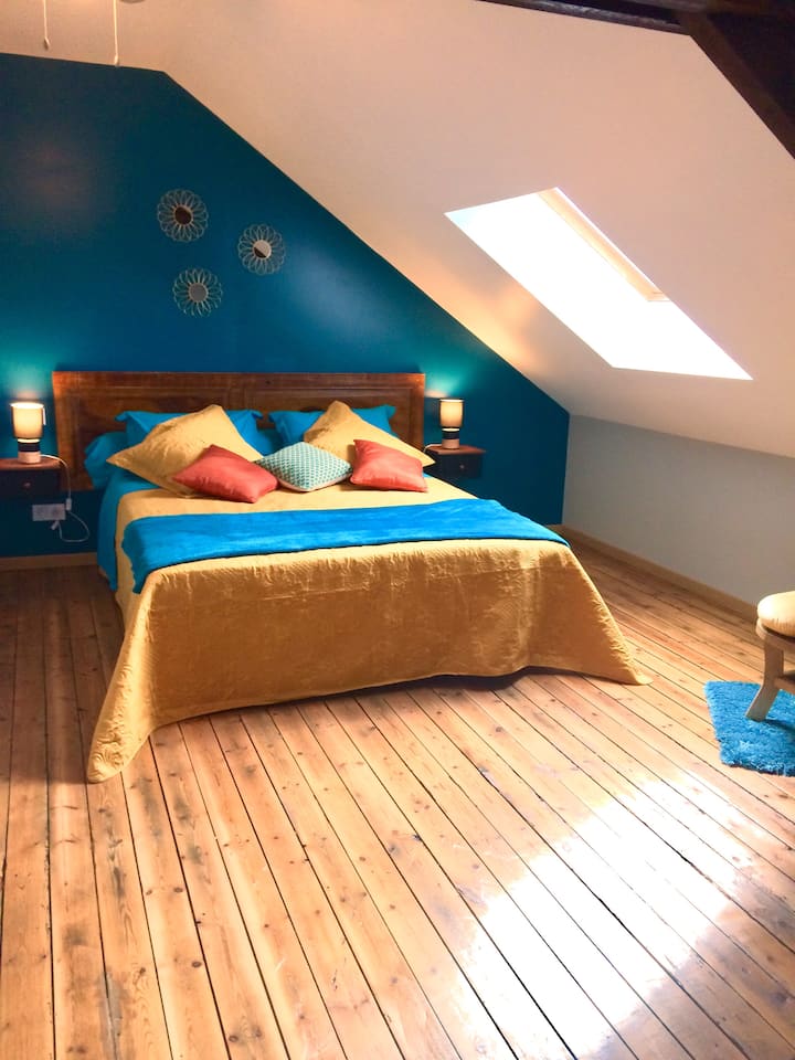 საძინებელი №2 15 მ² -დან ორადგილიანი საწოლი 160 სმ