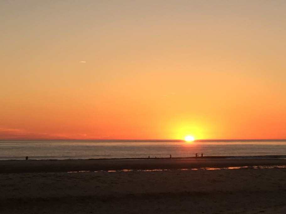 Le coucher de soleil sur l océan