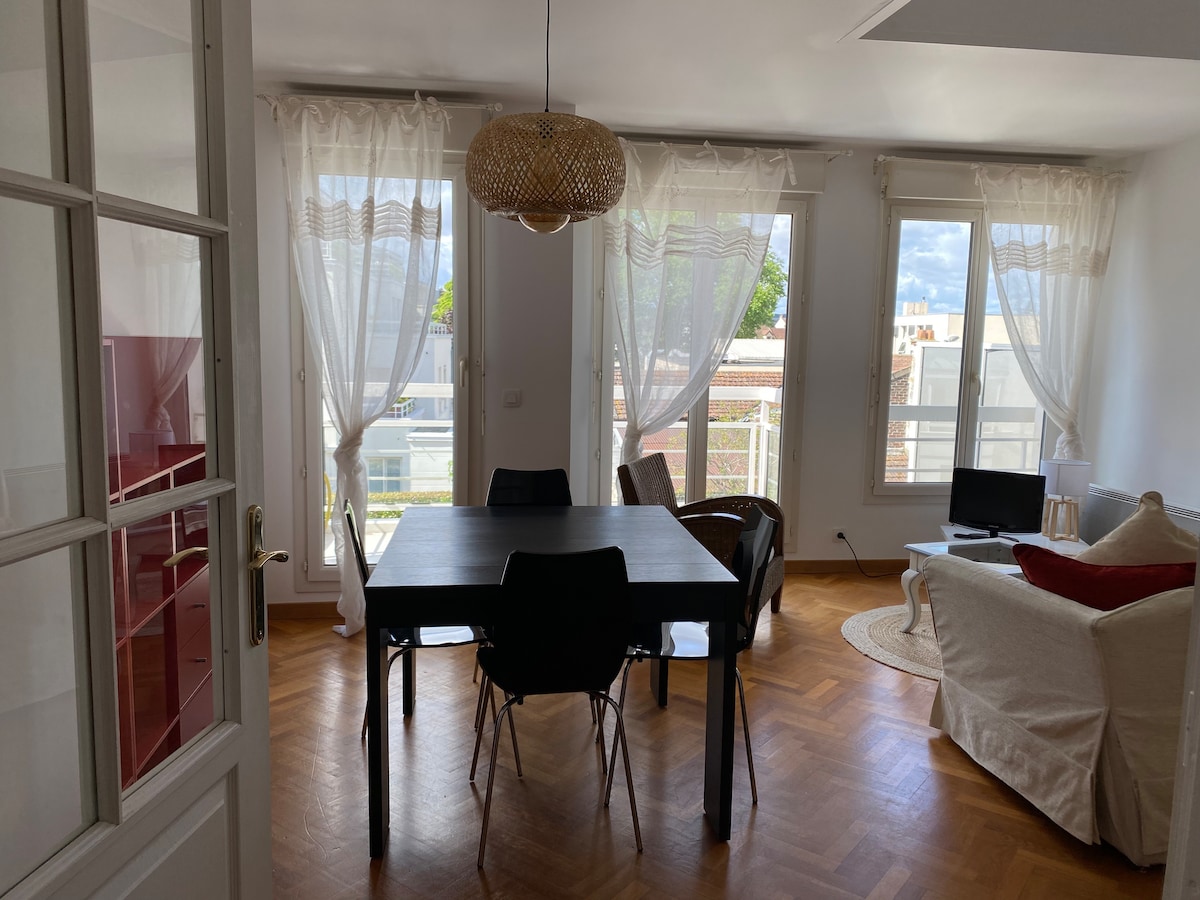 Airbnb performant: Bright apartment with terrace and parking à Yvelines