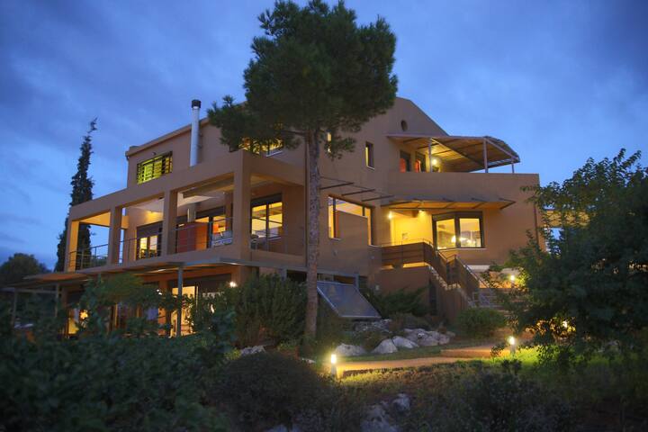 Villa Nisό, with a dreamy pool! gallery image 3