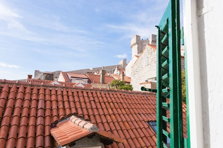 Inside the City Walls Rooftops Apartment
